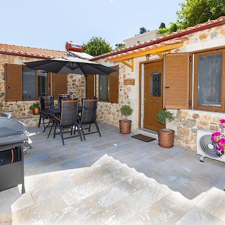 Wood And Stone Apartment Tsikalaria  Bagian luar foto
