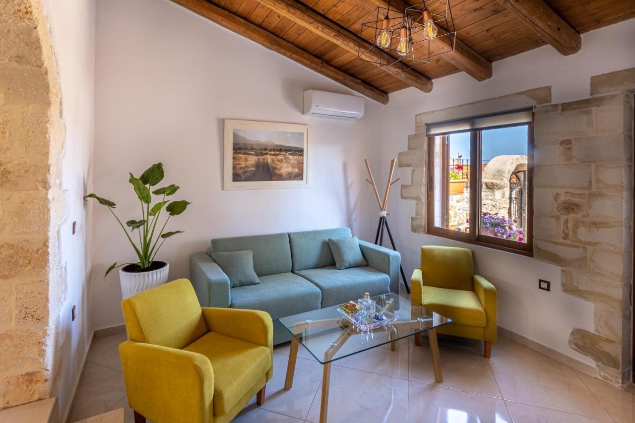 Wood And Stone Apartment Tsikalaria  Bagian luar foto